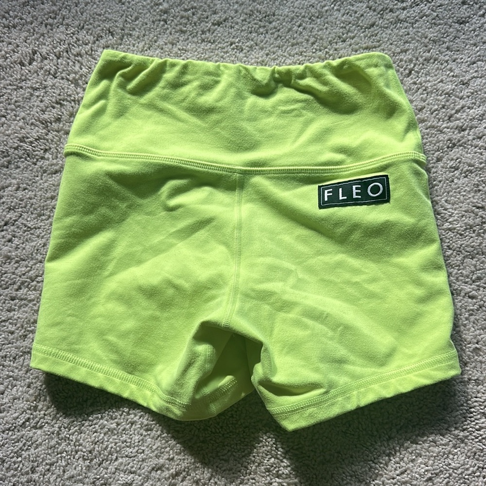 Fleo High Rise Shorts - Picture 2 of 4